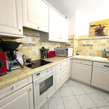 Apartamento Avec Piscine Proche De La La Londe-les-Maures
