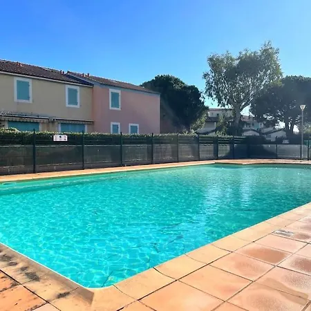 Avec Piscine Proche De La *