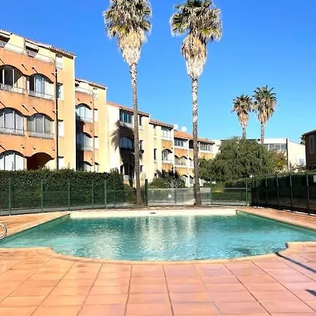Avec Piscine Proche De La * La Londe-les-Maures
