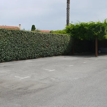 Avec Piscine Proche De La Apartament