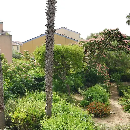 Avec Piscine Proche De La *